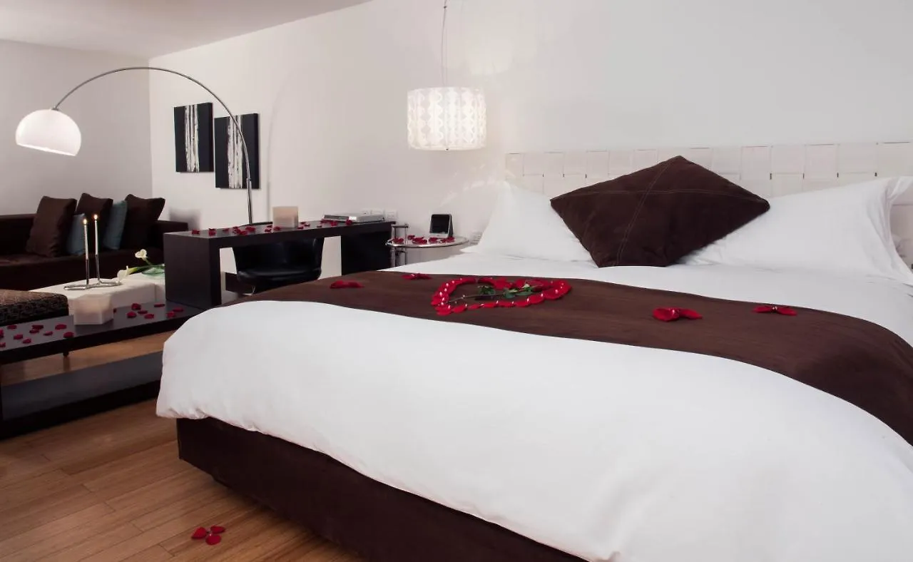 Le Parc Hotel, Beyond Stars Quito